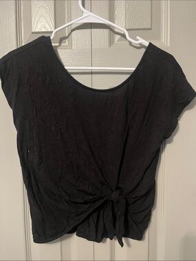 7/$20 Forever 21 Black Knot-Front Crop Top